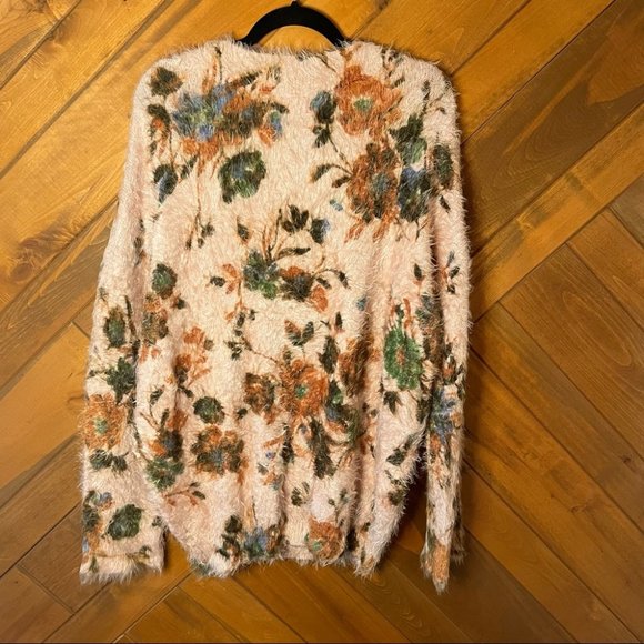 Urban Outfitters Oversized Sweater - Picture 5 of 7